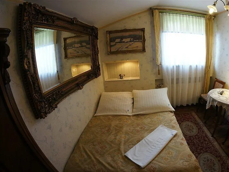 Florian Budget Rooms Krakow Hostel